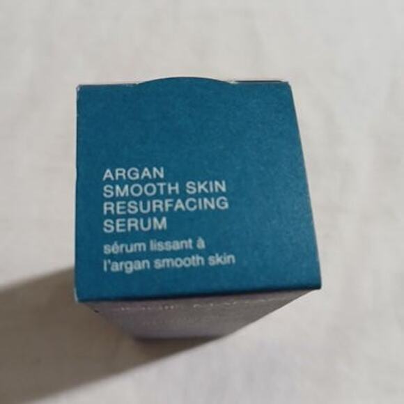 Josie Maran Argan Smooth Skin Resufacing Serum Retexturizes and plumps .85oz NIB - Picture 4 of 7